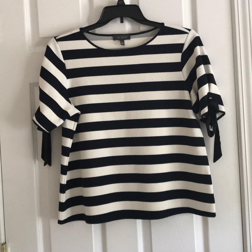 ‼️BRAND NEW‼️ Navy and white stripped blouse